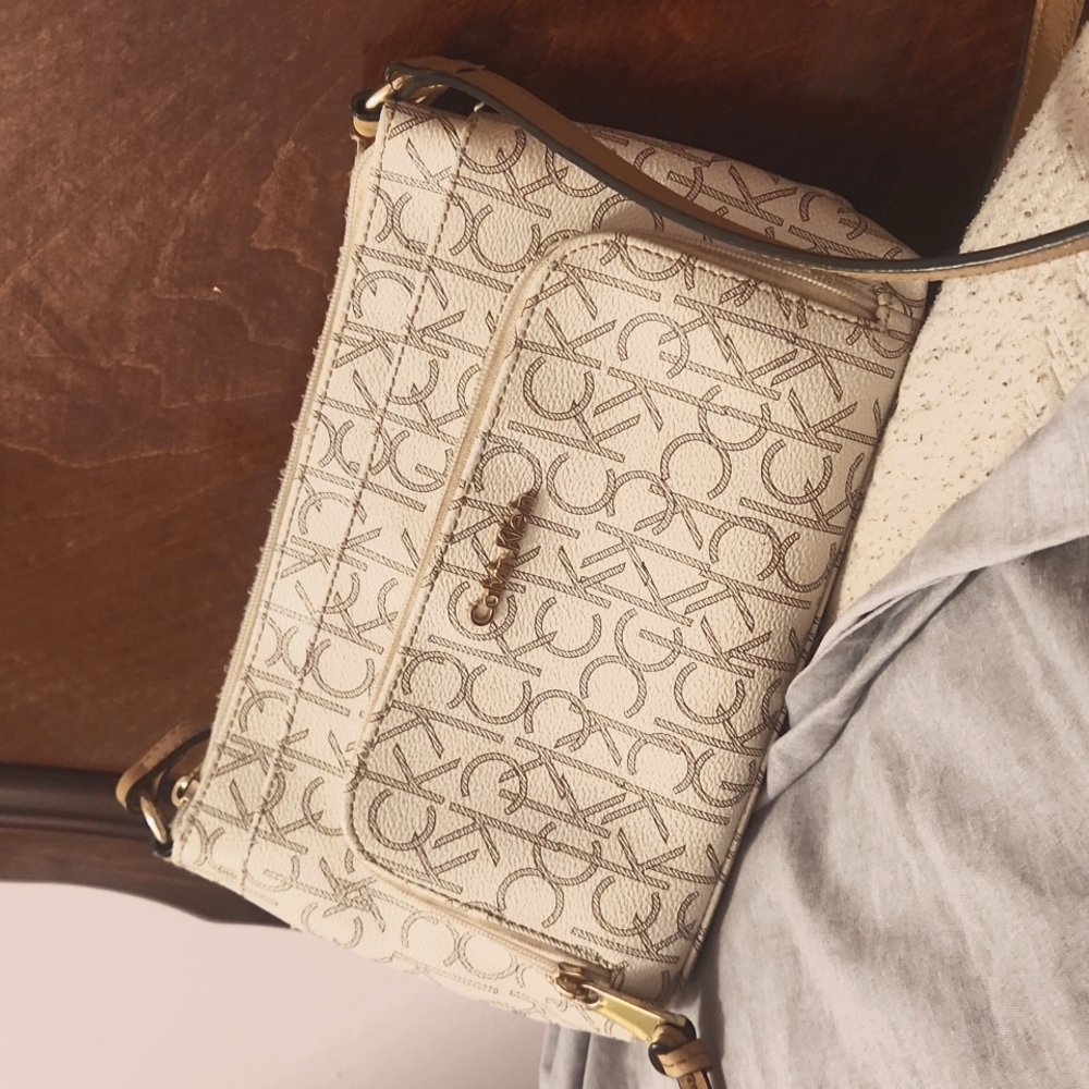 Calvine Klein purse white and gold